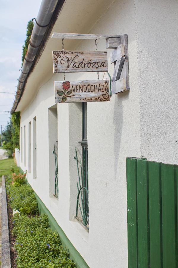 Vadrozsa Vendeghaz Racalmas Konuk evi Dış mekan fotoğraf